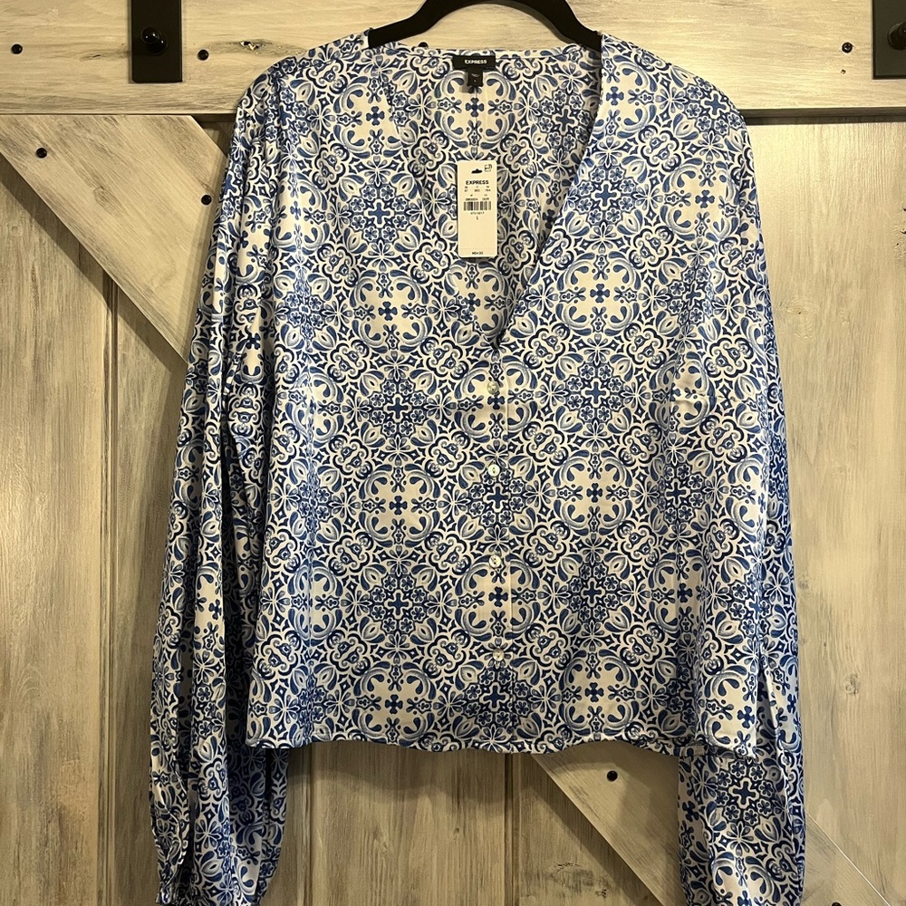 NWT! Express blouson sleeve button up top.